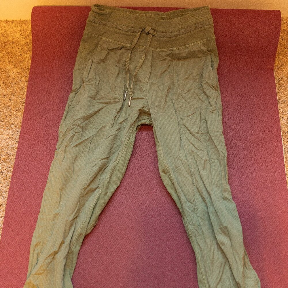 Lululemon Dance Studio Cropped